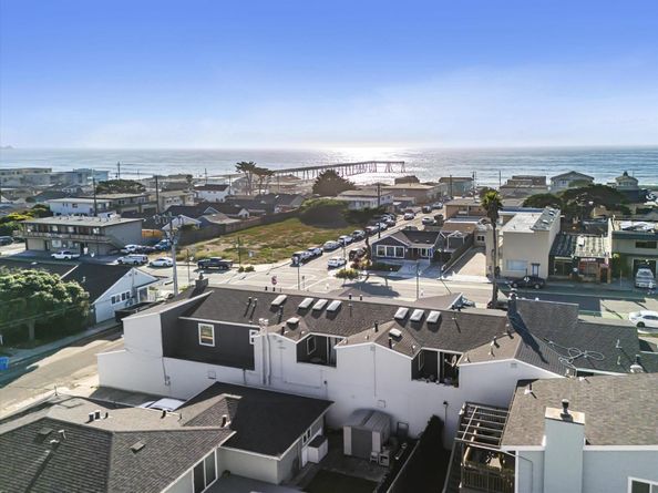 1715 Palmetto Avenue, Pacifica CA 94044