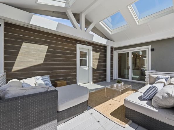 300 De Anza Avenue, San Carlos CA 94070