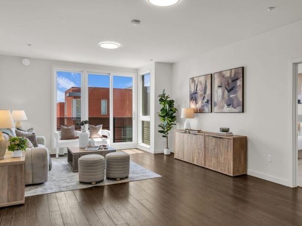 555 Innes Avenue 313, San Francisco CA 94124