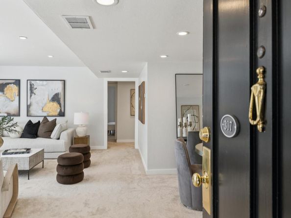 675 Sharon Park 307, Menlo Park CA 94025