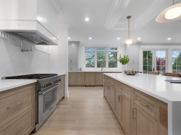 26 Beacon Ave, Newburyport MA 01950