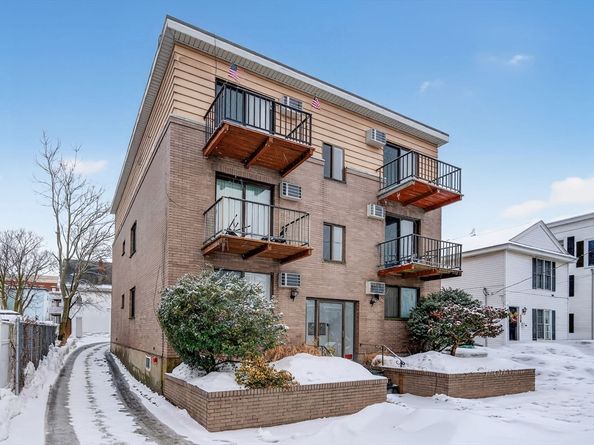 10-16 Stephen St 5, Lynn MA 01902