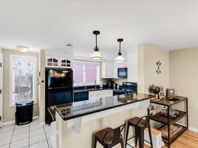126 Merrimac St 19, Newburyport MA 01950