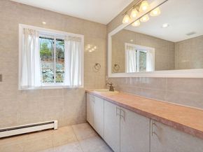 12 Parkway Dr, Saugus MA 01906
