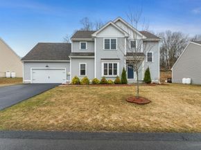 14 Elmrock Dr, Grafton MA 01536