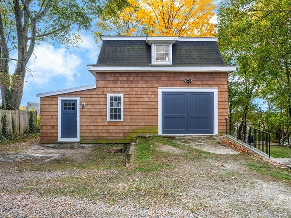 8 Pine St 4, Boston MA 02136