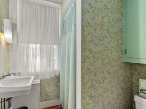 83 Fairhaven Rd, Mattapoisett MA 02739