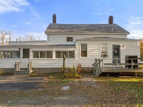 83 Fairhaven Rd, Mattapoisett MA 02739