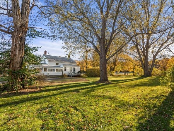 83 Fairhaven Rd, Mattapoisett MA 02739