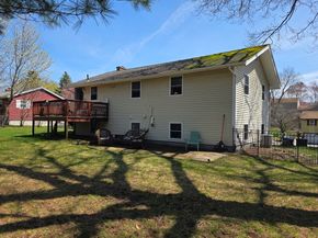 19 Bowdoin Dr, Milford MA 01757