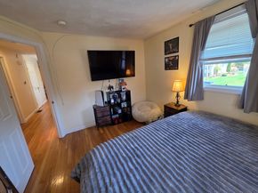 19 Bowdoin Dr, Milford MA 01757