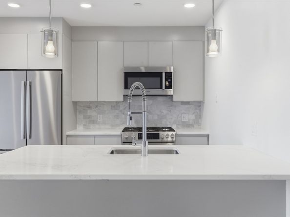 16 Boardman St 202, Boston MA 02128