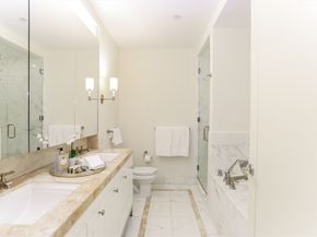 400 Stuart 18C, Boston MA 02116