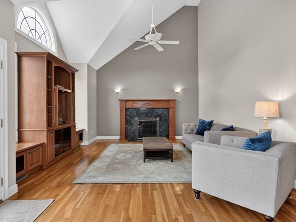 390 Hudson St, Northborough MA 01532
