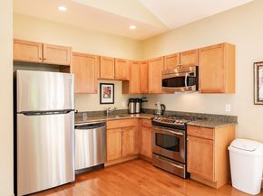 6 Carriage Ln 6, Duxbury MA 02332