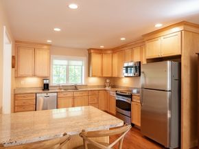 6 Carriage Ln 6, Duxbury MA 02332