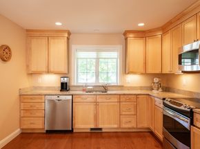 6 Carriage Ln 6, Duxbury MA 02332