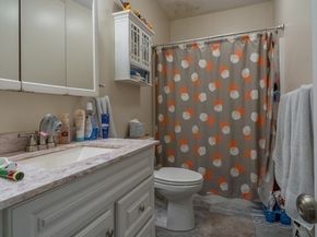 10 Lamar Ave, Worcester MA 01604