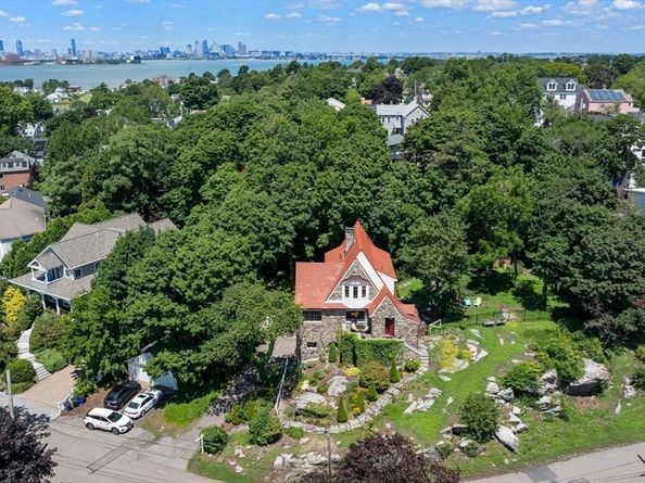 63 Crabtree Rd, Quincy MA 02171