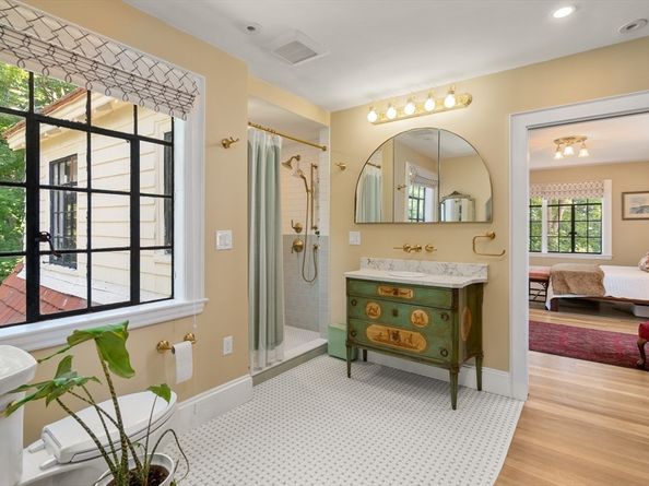 63 Crabtree Rd, Quincy MA 02171