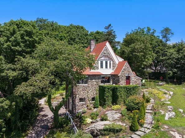 63 Crabtree Rd, Quincy MA 02171