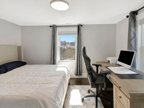 9 C St, Hull MA 02045