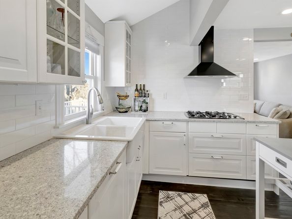 9 C St, Hull MA 02045