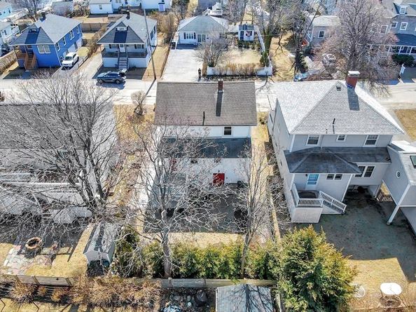 9 C St, Hull MA 02045
