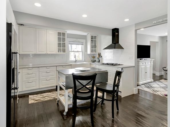 9 C St, Hull MA 02045