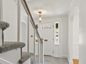 256 Massasoit Rd, Worcester MA 01604