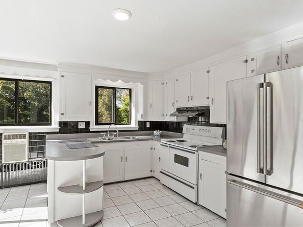 256 Massasoit Rd, Worcester MA 01604