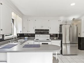 256 Massasoit Rd, Worcester MA 01604