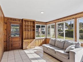 256 Massasoit Rd, Worcester MA 01604
