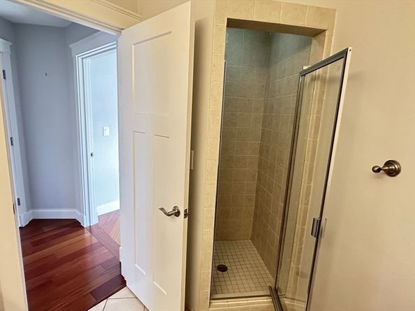 2001 Marina Dr 211, Quincy MA 02171