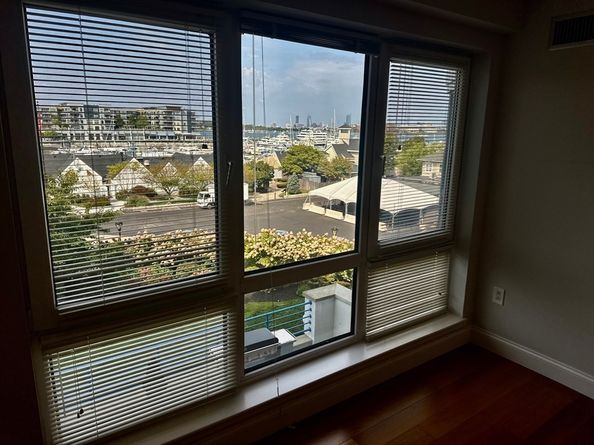 2001 Marina Dr 211, Quincy MA 02171