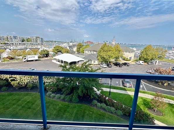 2001 Marina Dr 211, Quincy MA 02171