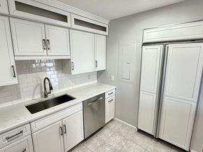 2001 Marina Dr 211, Quincy MA 02171