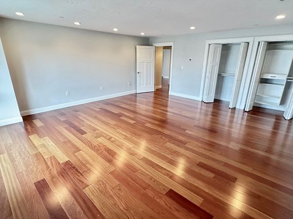 2001 Marina Dr 211, Quincy MA 02171