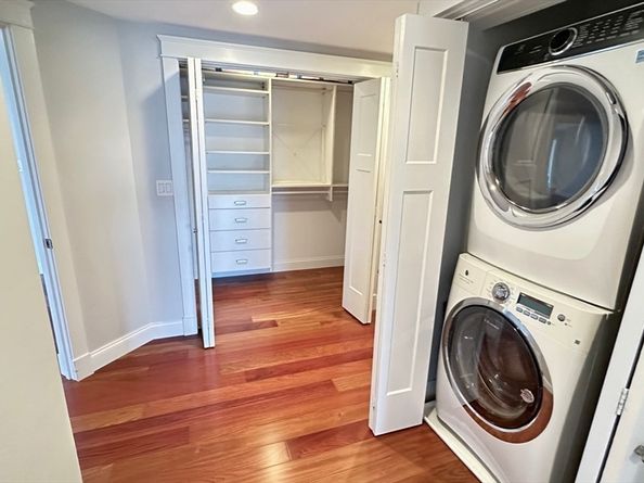 2001 Marina Dr 211, Quincy MA 02171