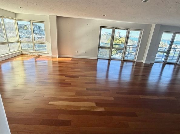 2001 Marina Dr 211, Quincy MA 02171