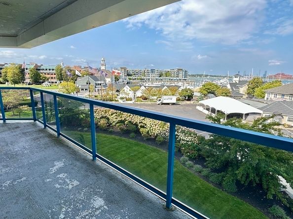 2001 Marina Dr 211, Quincy MA 02171