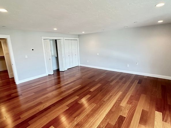2001 Marina Dr 211, Quincy MA 02171