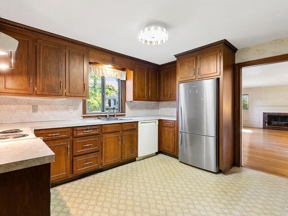 78 Windemere Cir, Braintree MA 02184