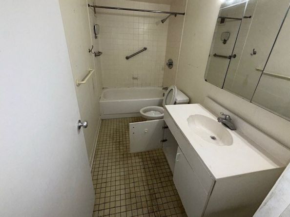 77 Pond Ave 1103, Brookline MA 02445