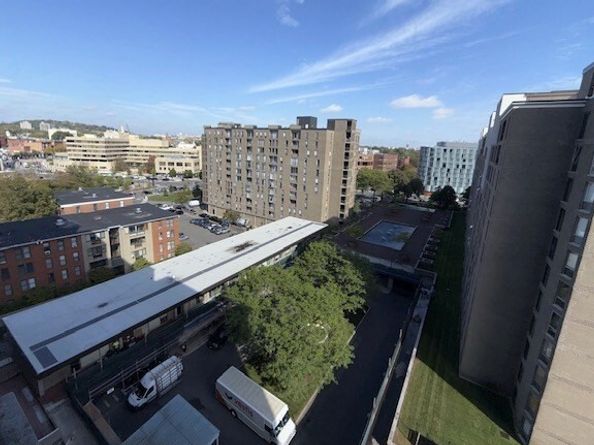 77 Pond Ave 1103, Brookline MA 02445