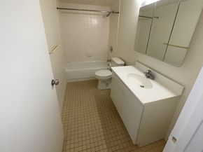77 Pond Ave 1103, Brookline MA 02445