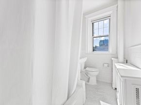 116 Riverway St 14, Boston MA 02215