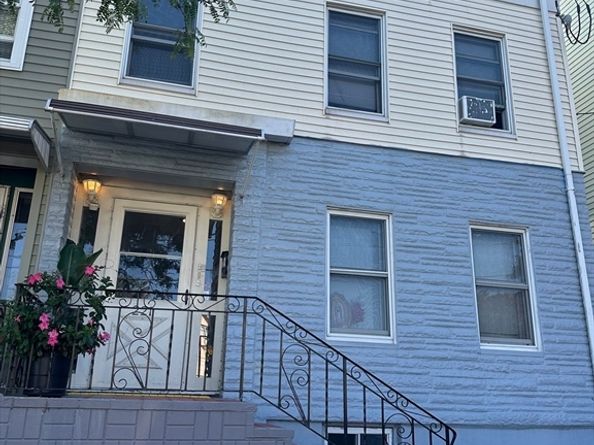 221 Trenton St, Boston MA 02128
