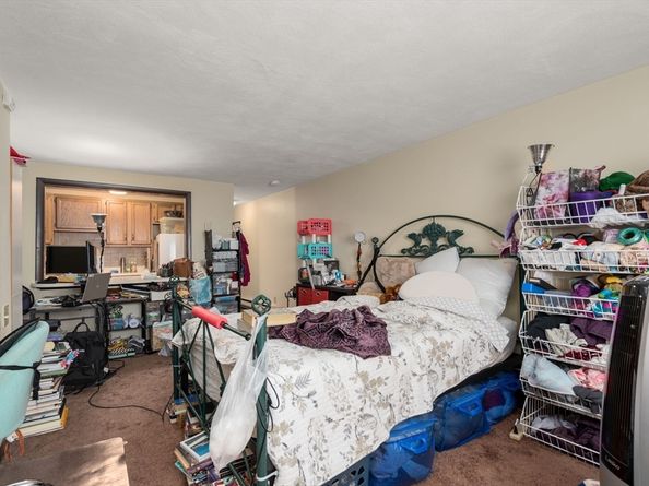 608 Boston Post Rd E 11, Marlborough MA 01752