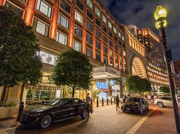 10 Rowes Wharf